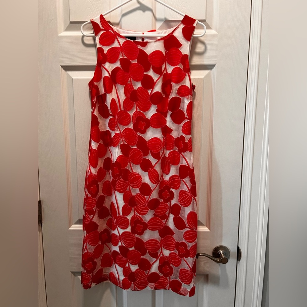 Talbots dress, size 4, beautiful detail with bows and sleeveless